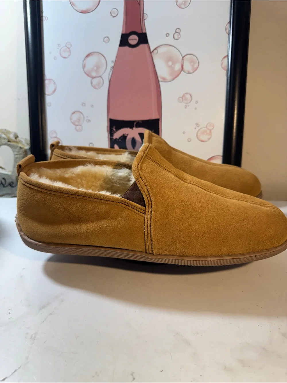 NWOT Minnetonka Men's Twin Gore Sheepskin Suede Slippers - Size 14